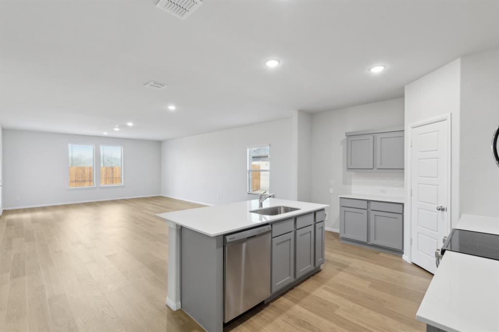 7628 Kingfisher Road Property Photo 8