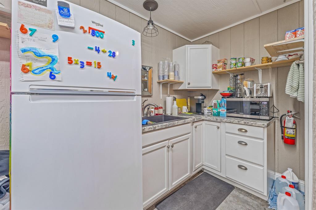 120 E Blackjack Street Property Photo 15