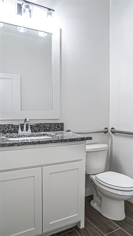 201 E 5th Street 111 Property Photo 4