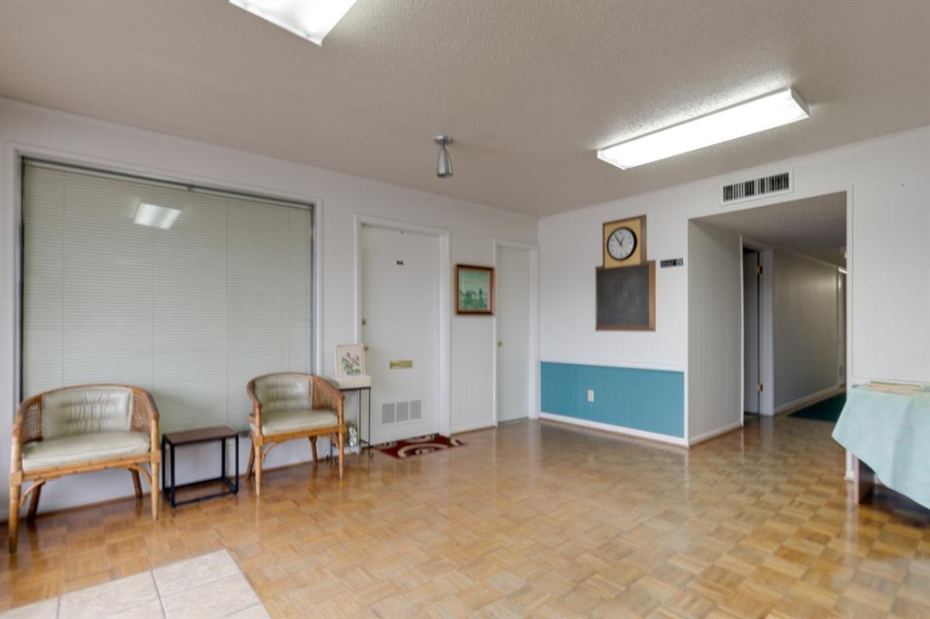 3600 W Pioneer Parkway 15 Property Photo 3