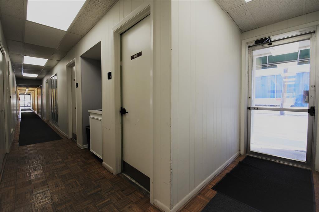 3600 W Pioneer Parkway 15 Property Photo 6