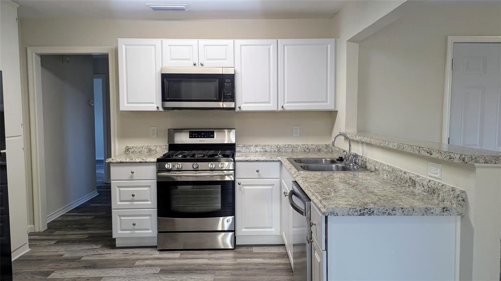 2826 Encino Drive Property Photo 4