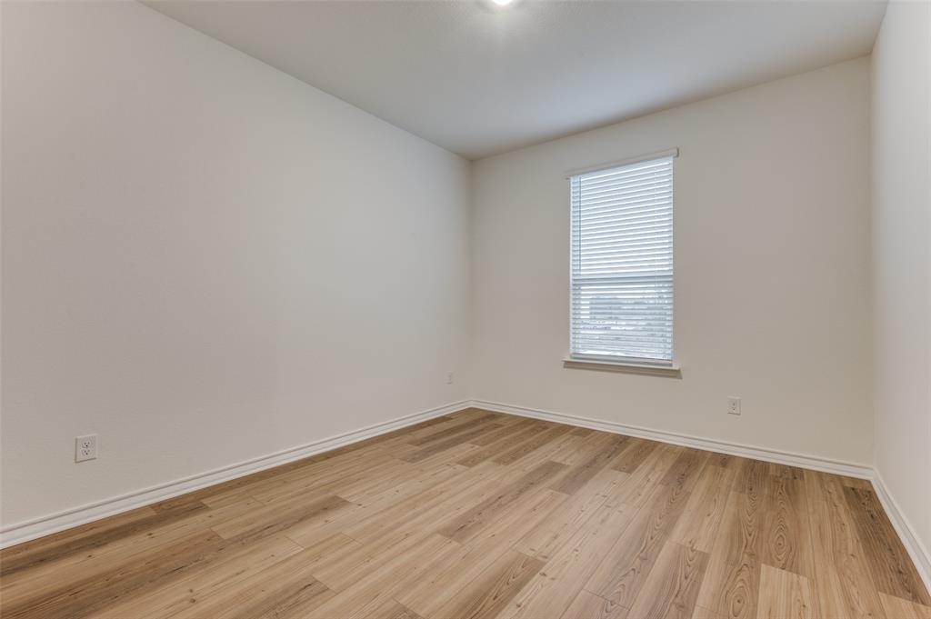 2704 Goldfinch Drive Property Photo 10