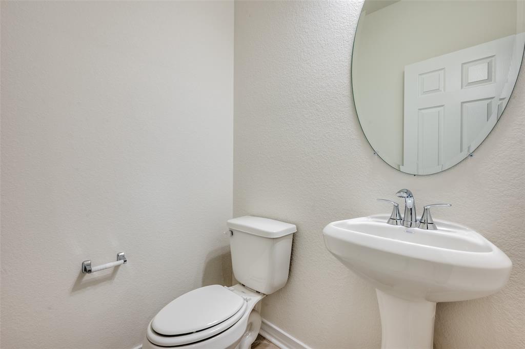 2704 Goldfinch Drive Property Photo 11