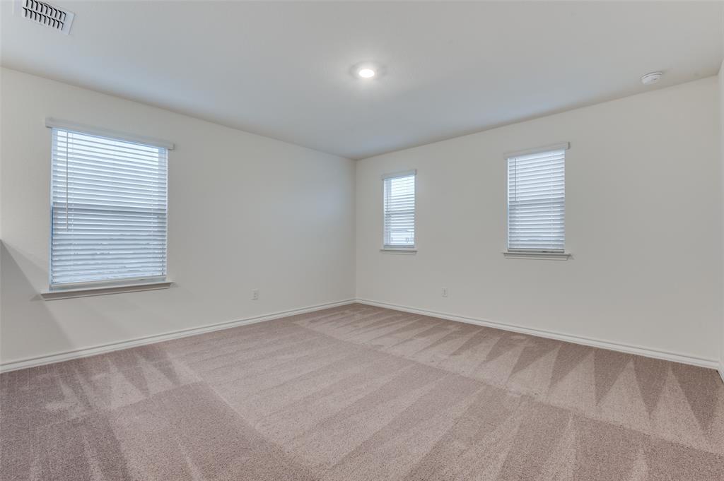 2704 Goldfinch Drive Property Photo 12