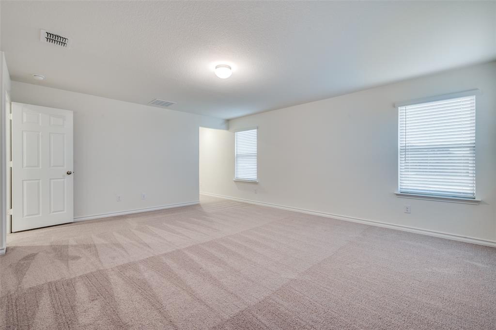 2704 Goldfinch Drive Property Photo 14