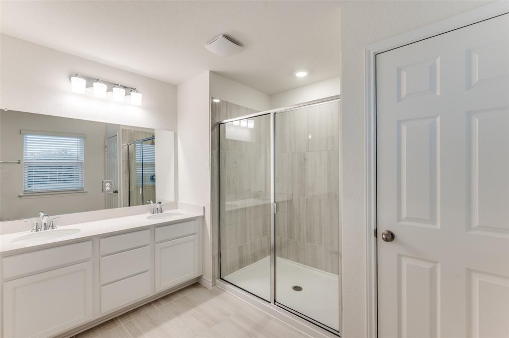 2704 Goldfinch Drive Property Photo 15