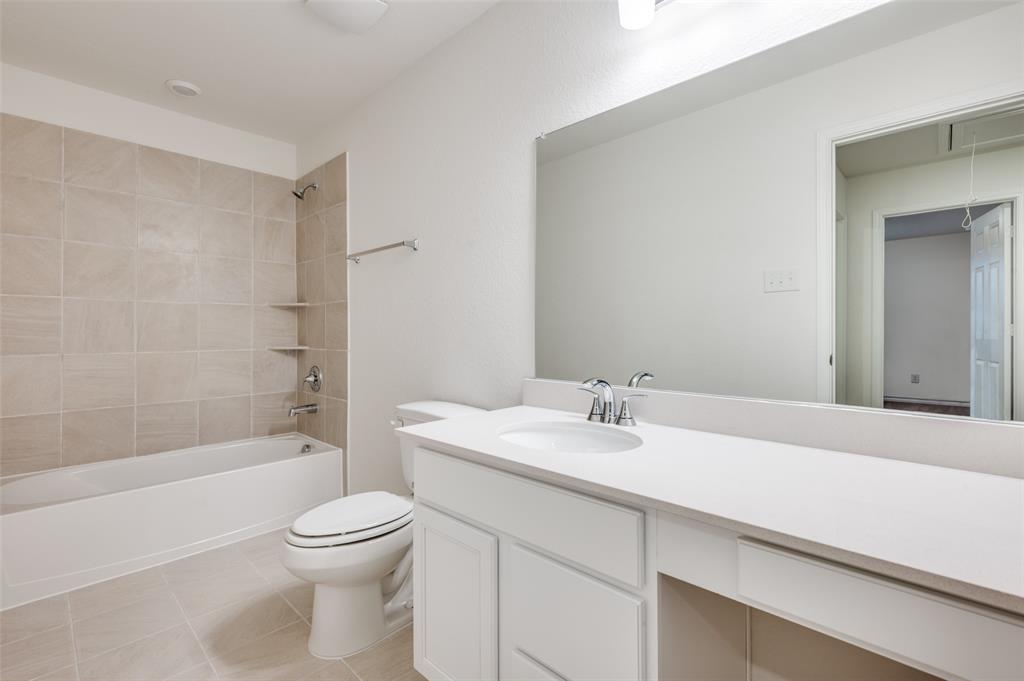 2704 Goldfinch Drive Property Photo 17