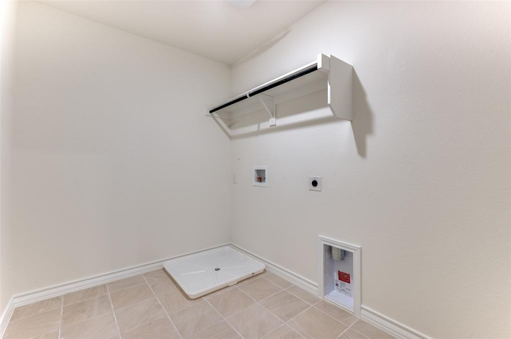 2704 Goldfinch Drive Property Photo 19