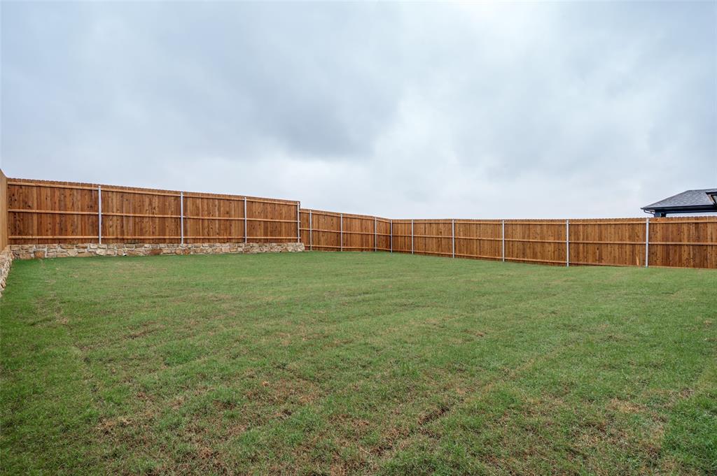 2704 Goldfinch Drive Property Photo 23