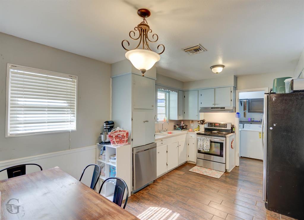 1408 Azalea Street Property Photo 7