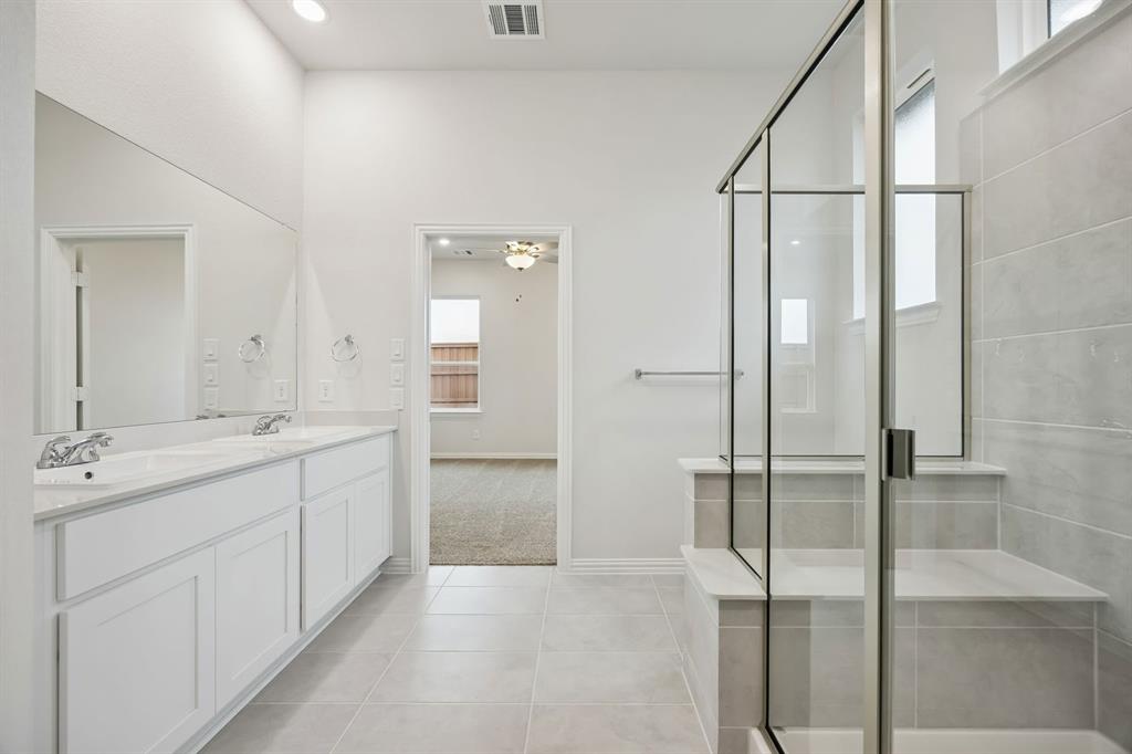 3941 Lakefield Drive Property Photo 6
