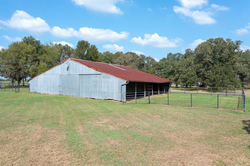 2523 Fm 90 Property Photo 40