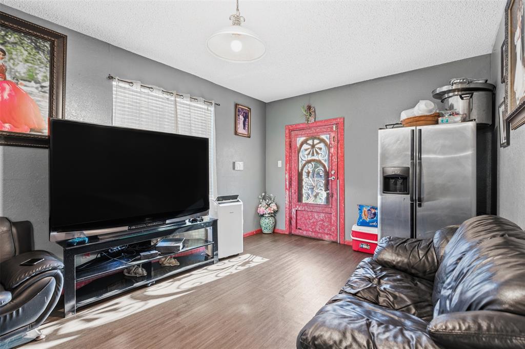 4611 Sylvester Street Property Photo 11