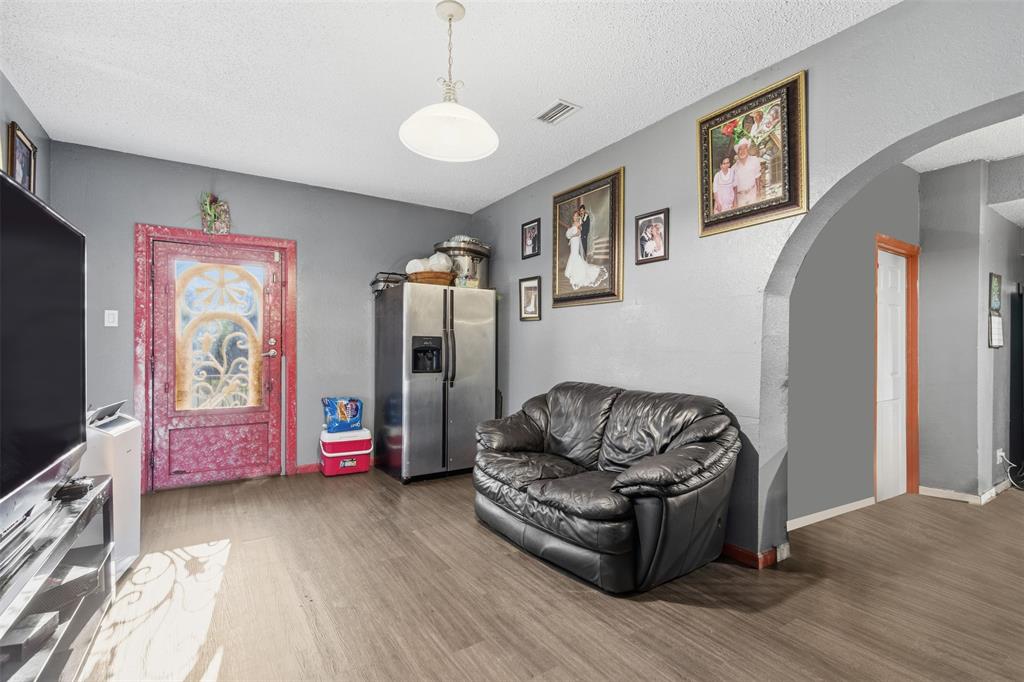 4611 Sylvester Street Property Photo 12