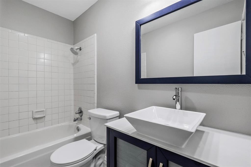 1300 Timbercrest Drive Property Photo 16