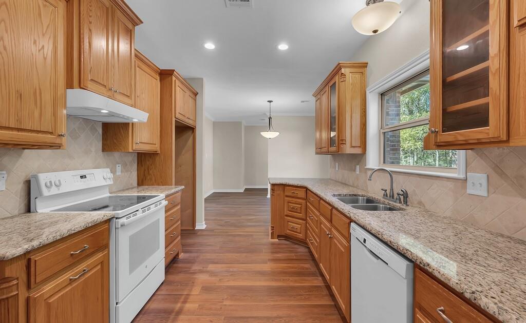 556 Wildwood Trail Property Photo 17