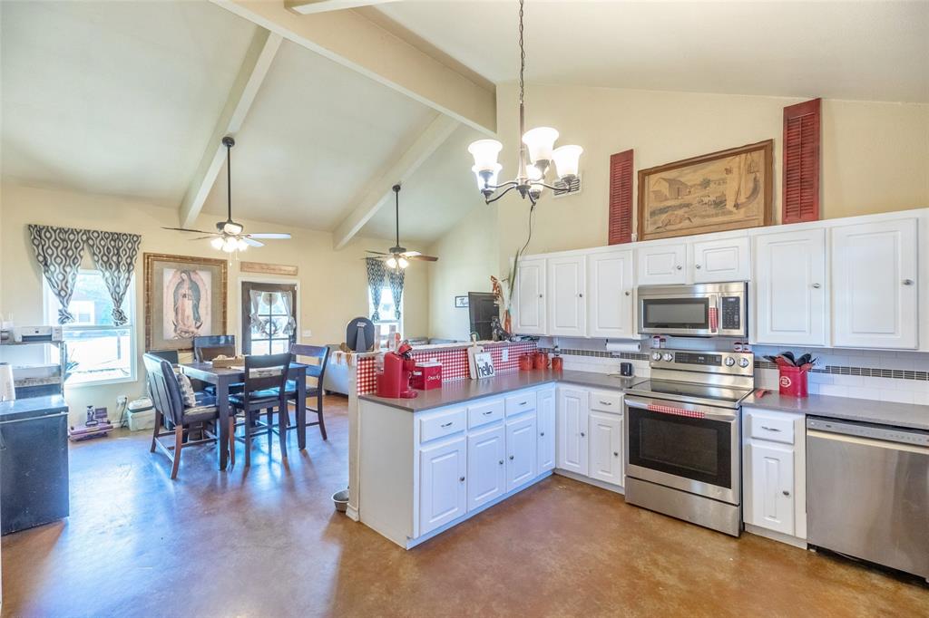 1502 Avenue N Property Photo 14