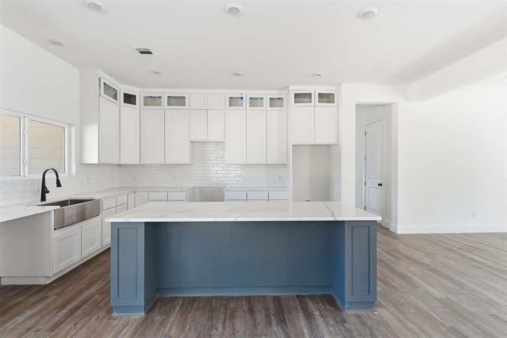 1552 Lakeridge Boulevard Property Photo 15