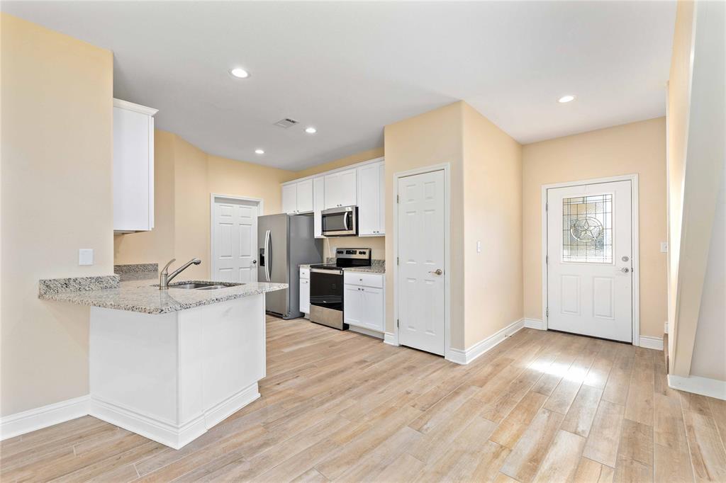 1403 Waterstone Drive Property Photo 8