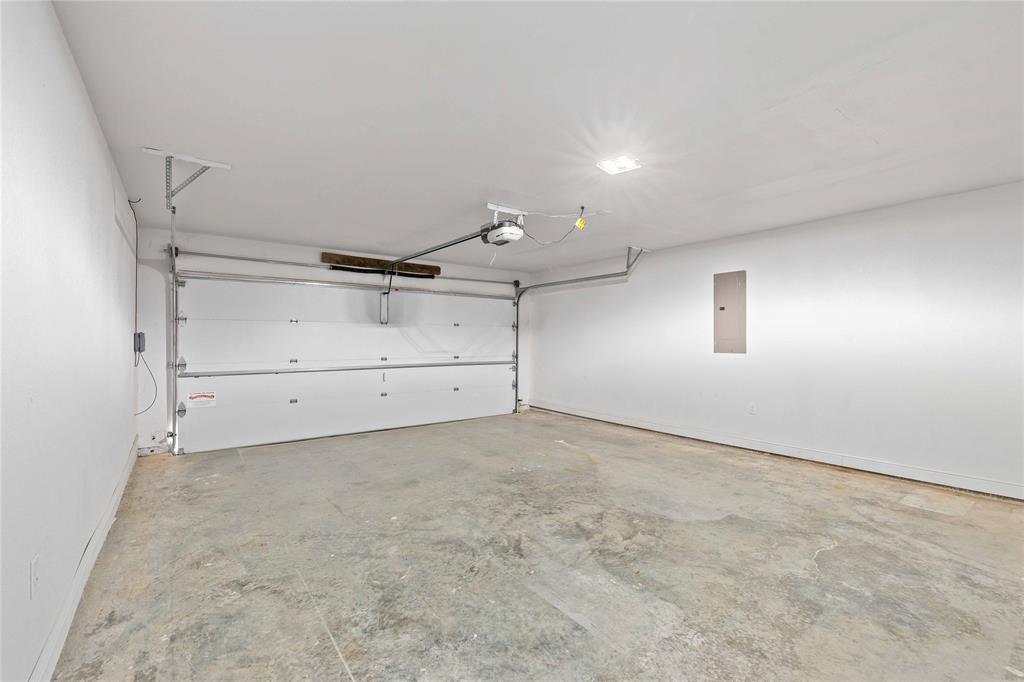 1403 Waterstone Drive Property Photo 27