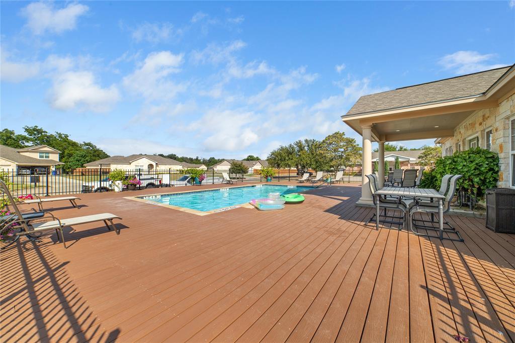 1403 Waterstone Drive Property Photo 38
