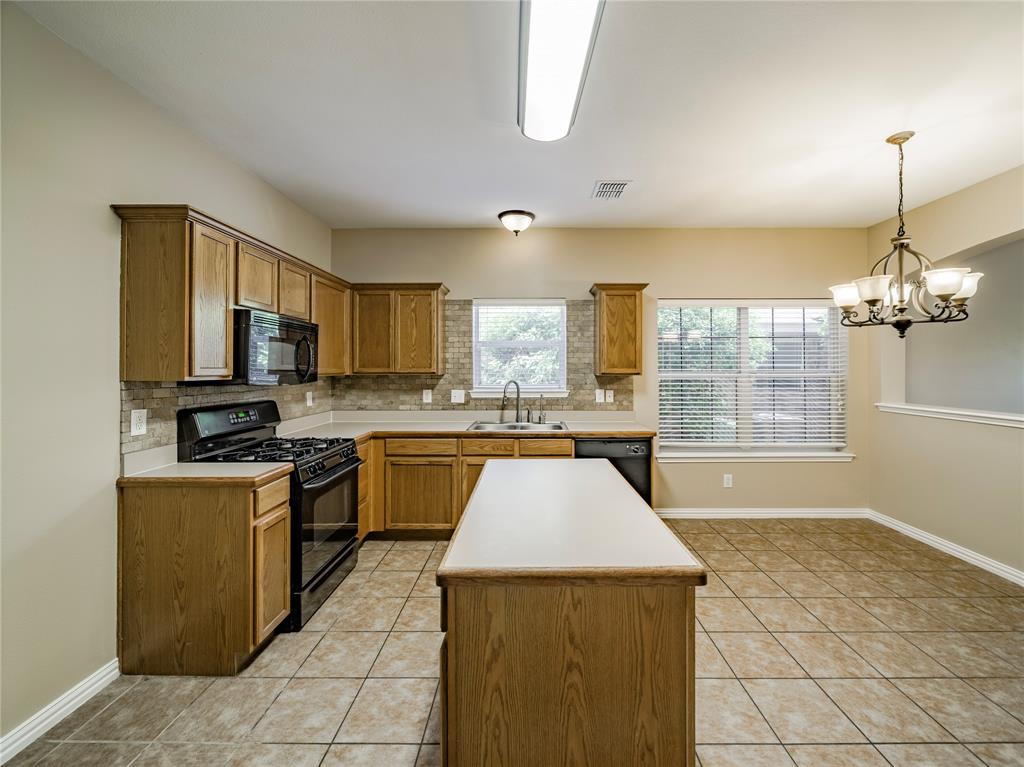 4016 Summerhill Lane Property Photo 6