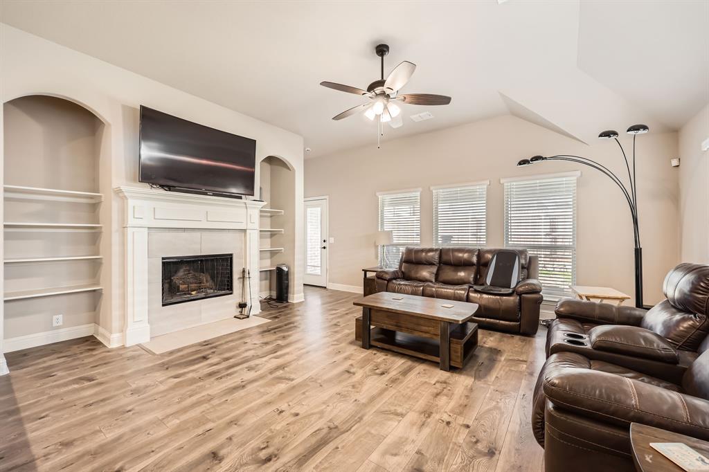 4200 Snowberry Lane Property Photo 4