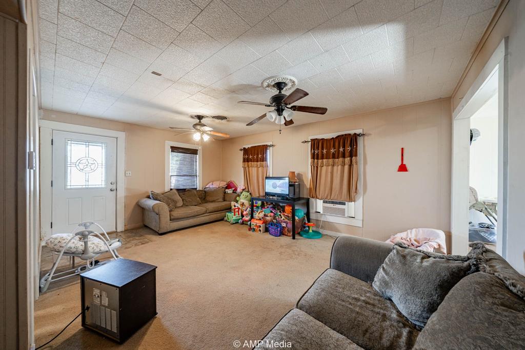 507 E Chestnut Property Photo 14