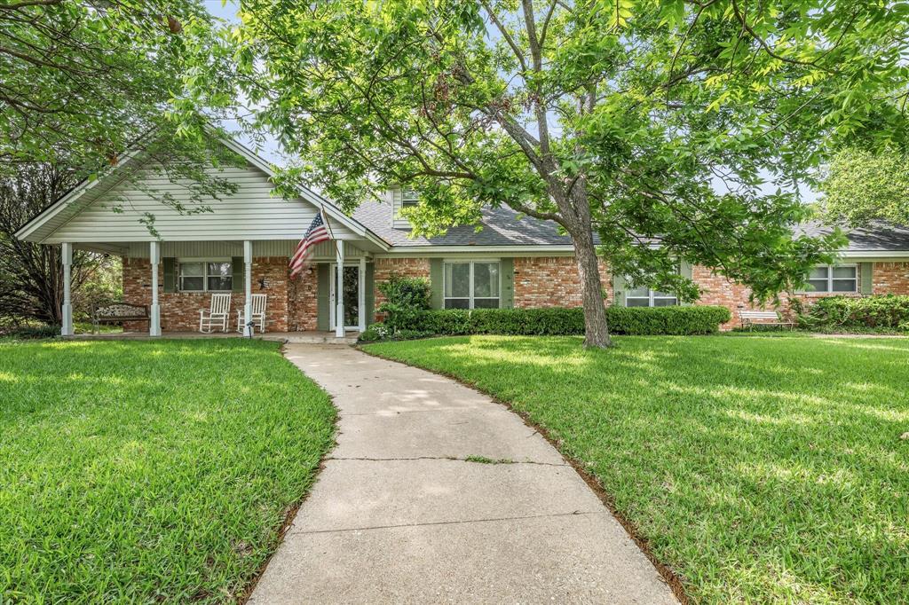 5601 Woodcastle Street Property Photo 1