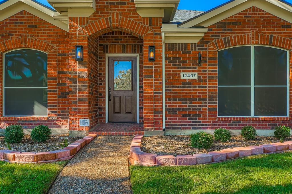 12407 Hawk Creek Drive Property Photo 3