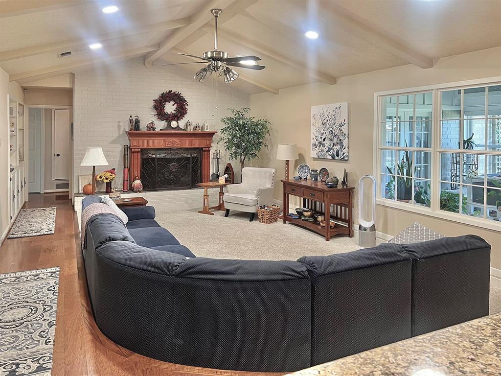 2626 Shoreline Drive Property Photo 5