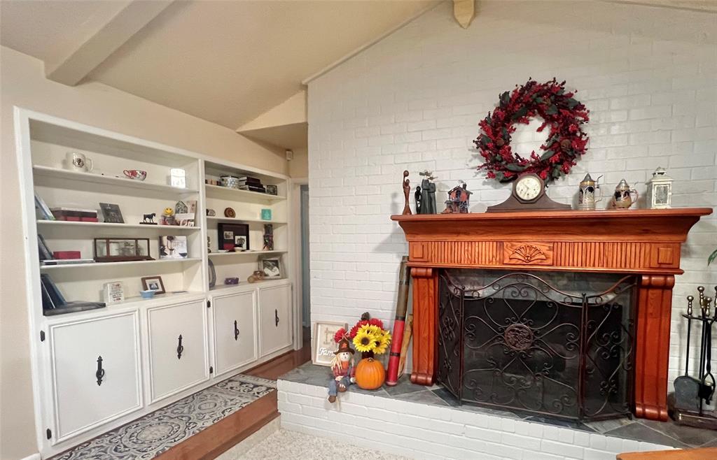 2626 Shoreline Drive Property Photo 6