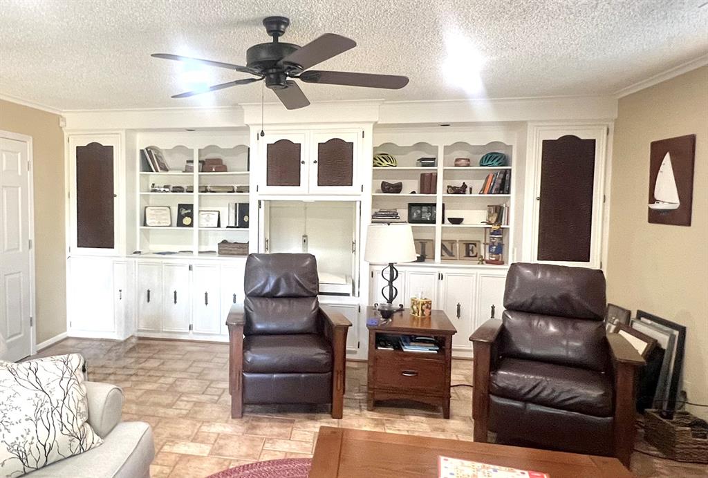 2626 Shoreline Drive Property Photo 7