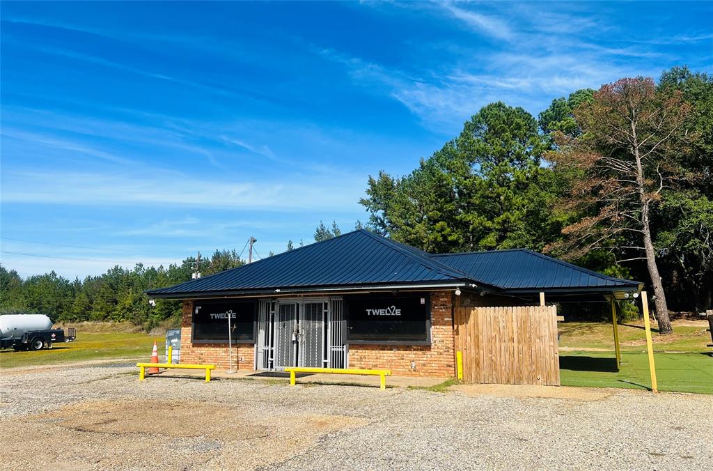 3686 2nd Property Photo 1