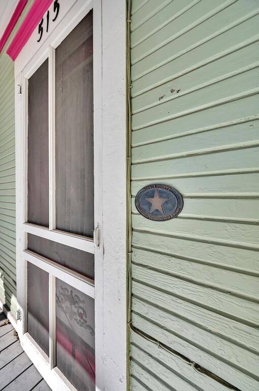 515 Hackberry Street Property Photo 33
