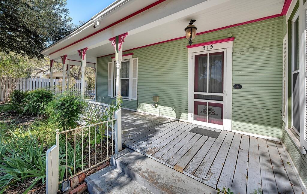 515 Hackberry Street Property Photo 34