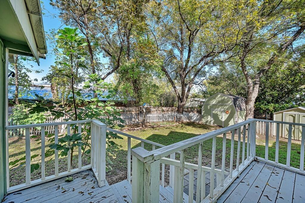 515 Hackberry Street Property Photo 36