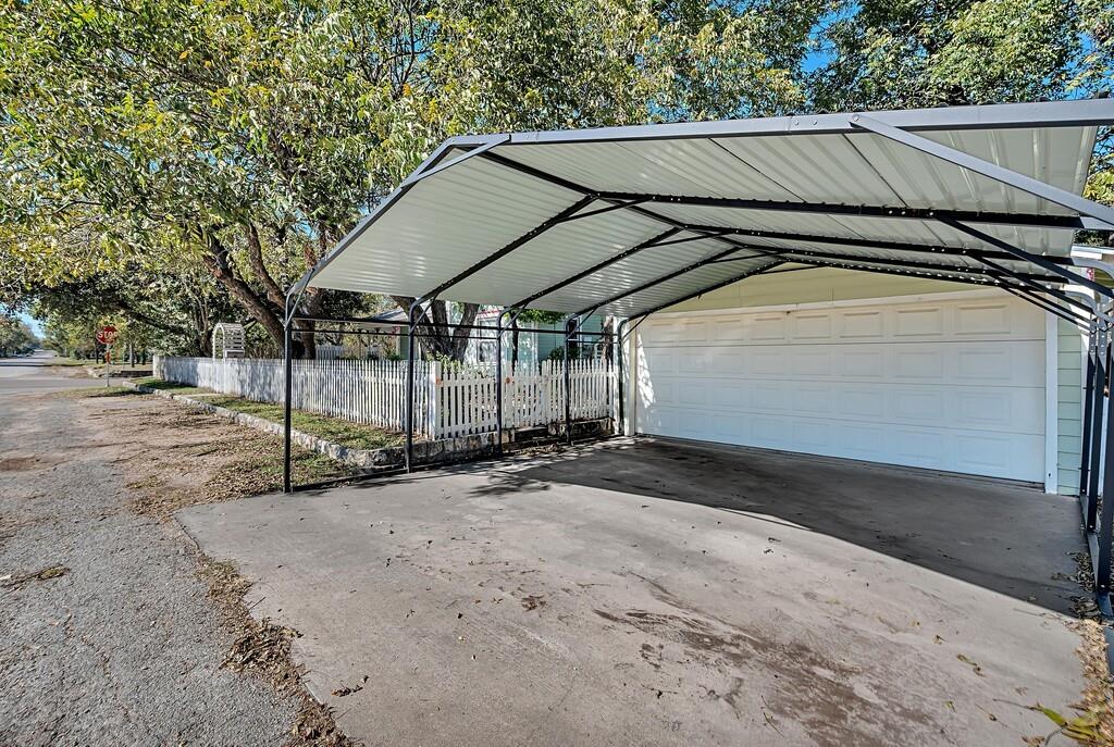 515 Hackberry Street Property Photo 40