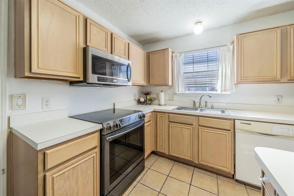 3337 Galaway Bay Drive Property Photo 13