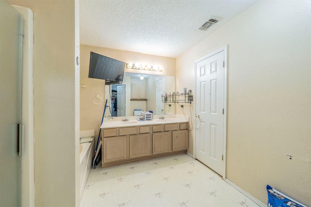 3337 Galaway Bay Drive Property Photo 16