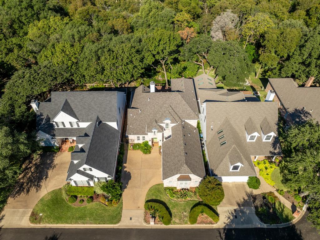 209 Kingston Drive Property Photo 5