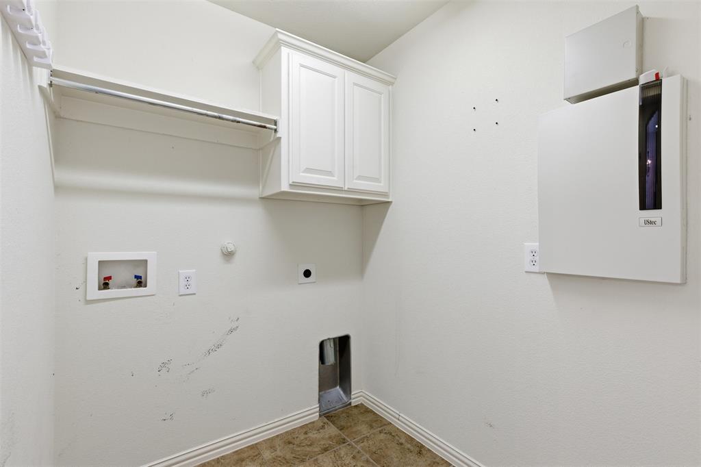 7114 Waterbury Drive Property Photo 16