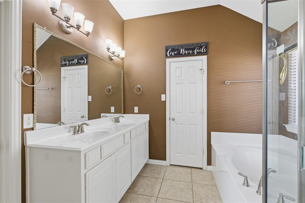 7114 Waterbury Drive Property Photo 20