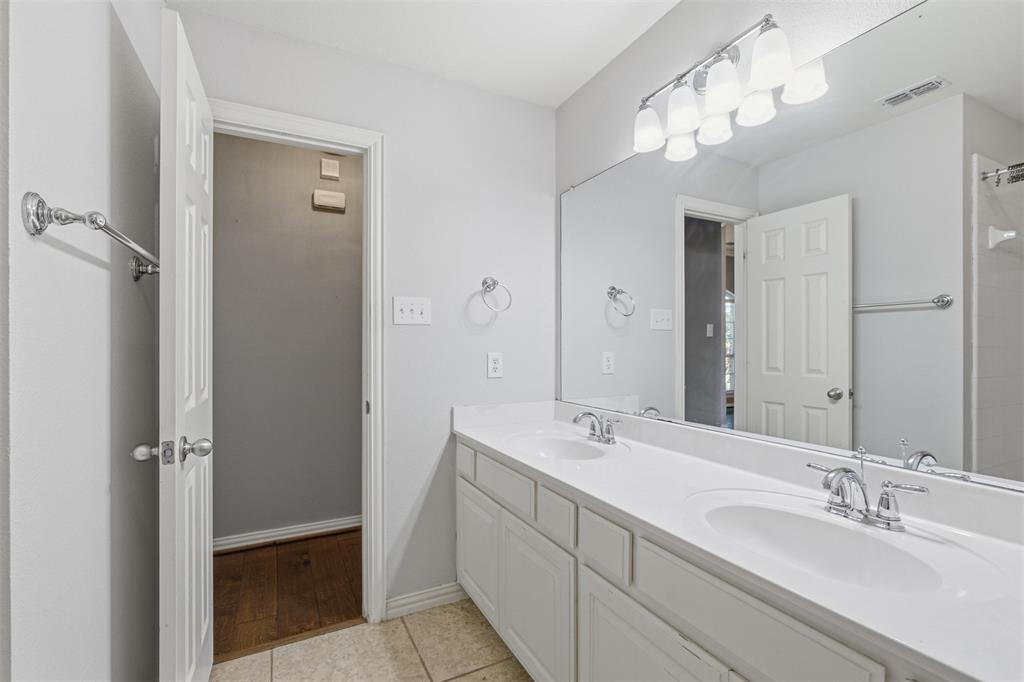 7114 Waterbury Drive Property Photo 26