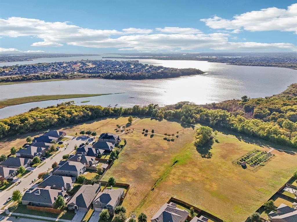 2120 Megan Creek Drive Property Photo 34