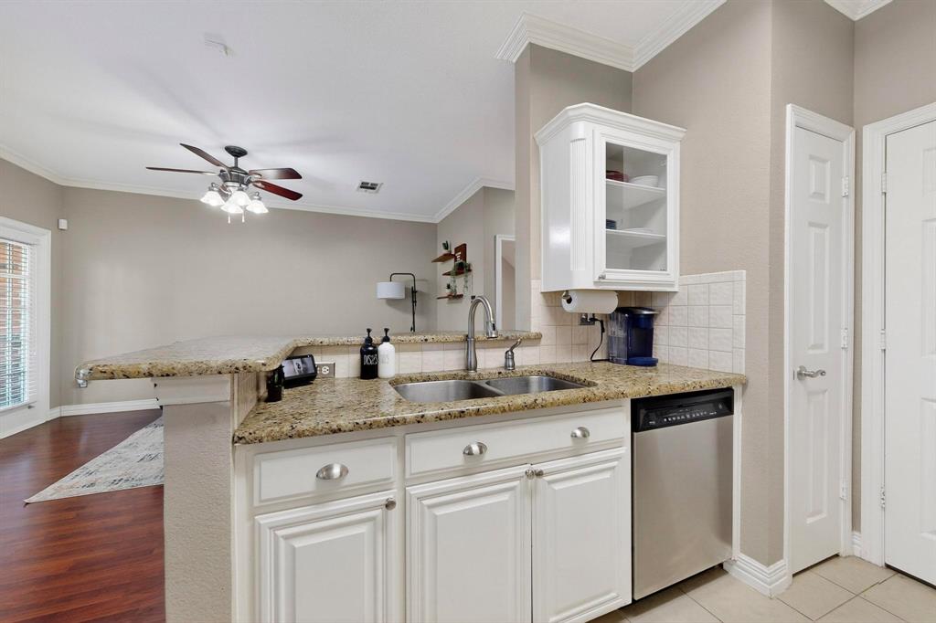 2344 Southcourt Circle Property Photo 9