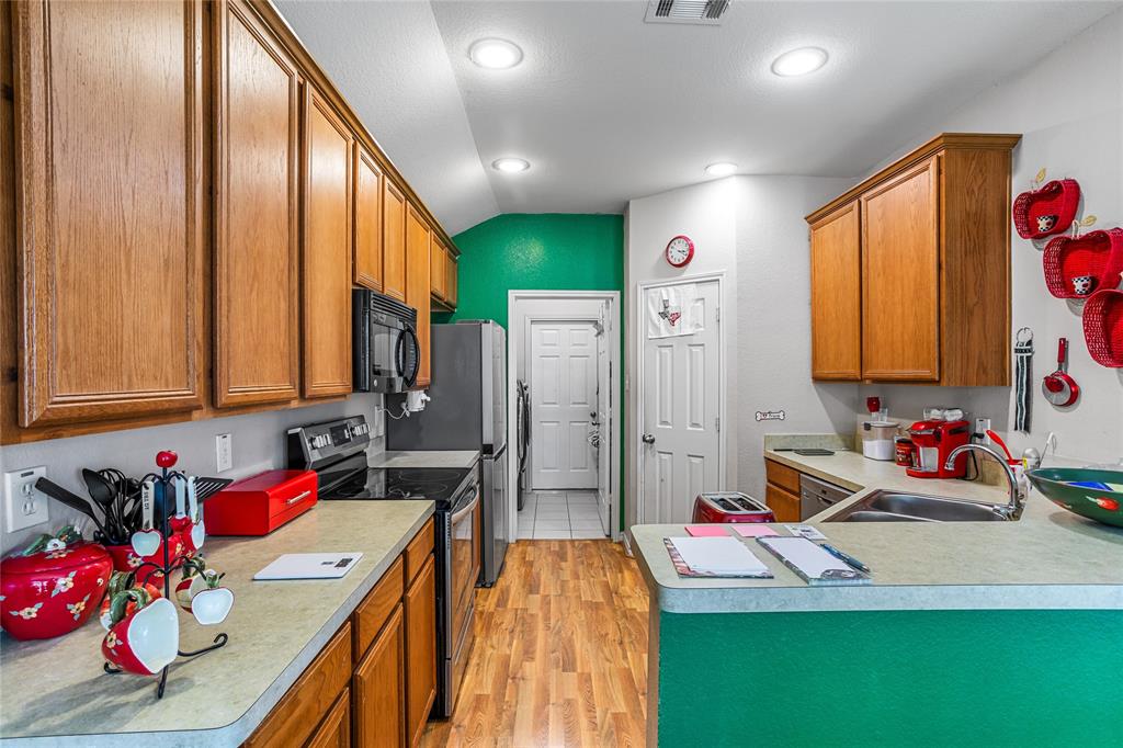 9221 Alyssa Drive Property Photo 8