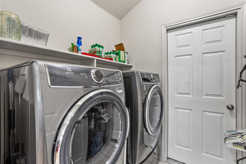 9221 Alyssa Drive Property Photo 17