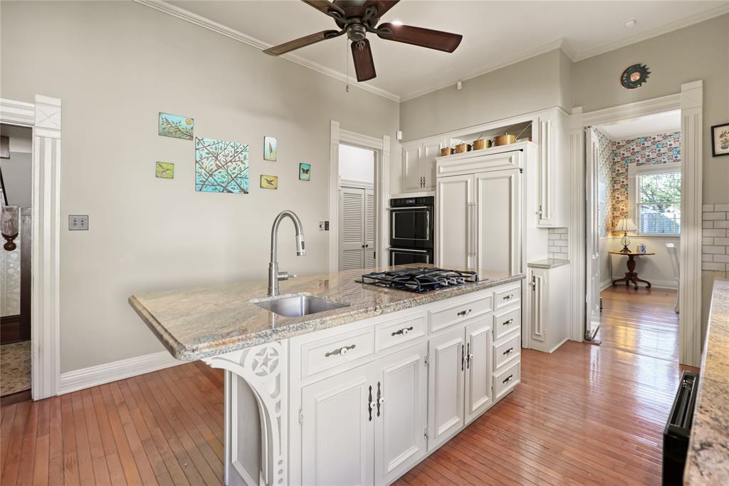 903 N College Street Property Photo 18